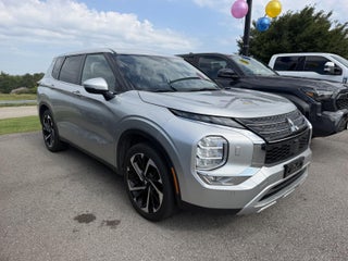 2024 Mitsubishi Outlander Base