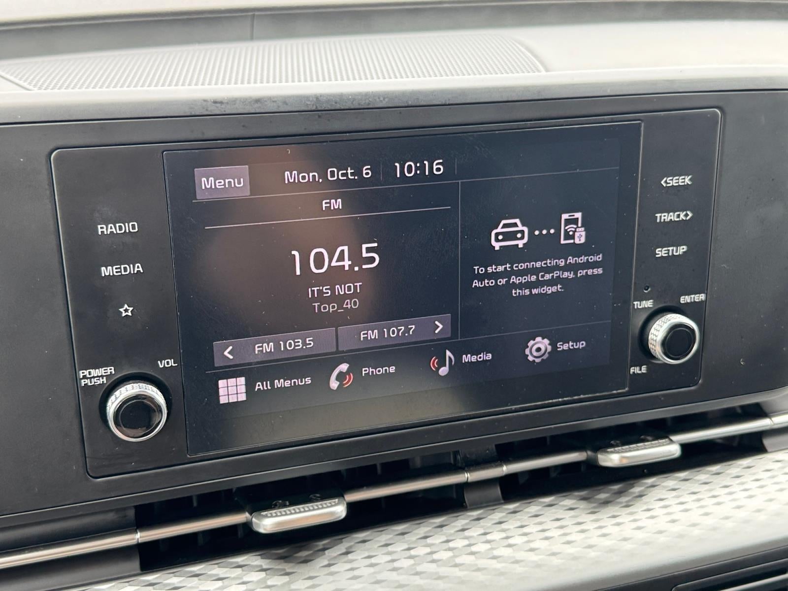 2023 Kia Carnival LX