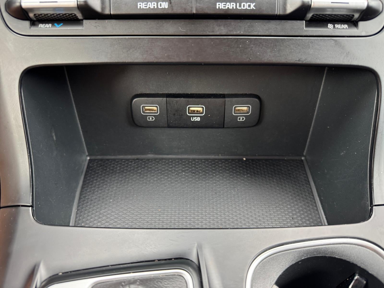 2023 Kia Carnival LX