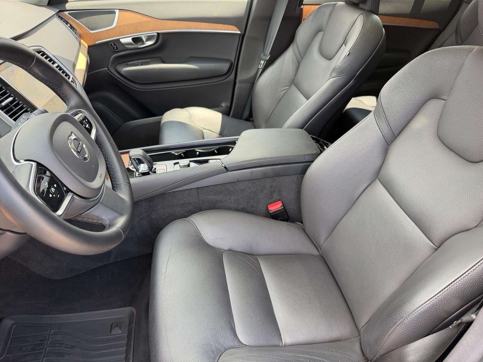 2024 Volvo XC90 Plus Bright Theme