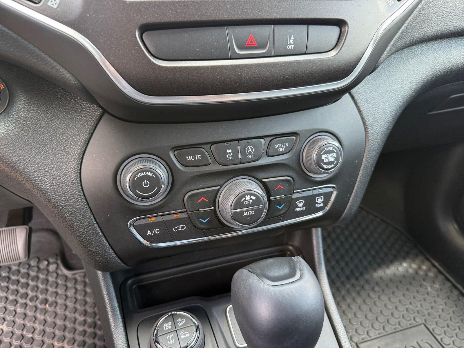 2022 Jeep Cherokee Trailhawk