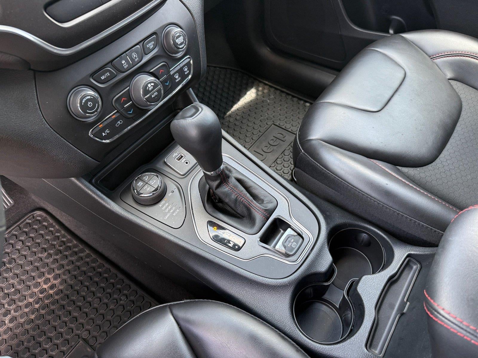 2022 Jeep Cherokee Trailhawk