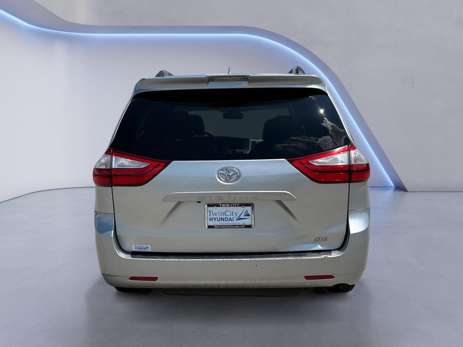2019 Toyota Sienna XLE 8-Passenger