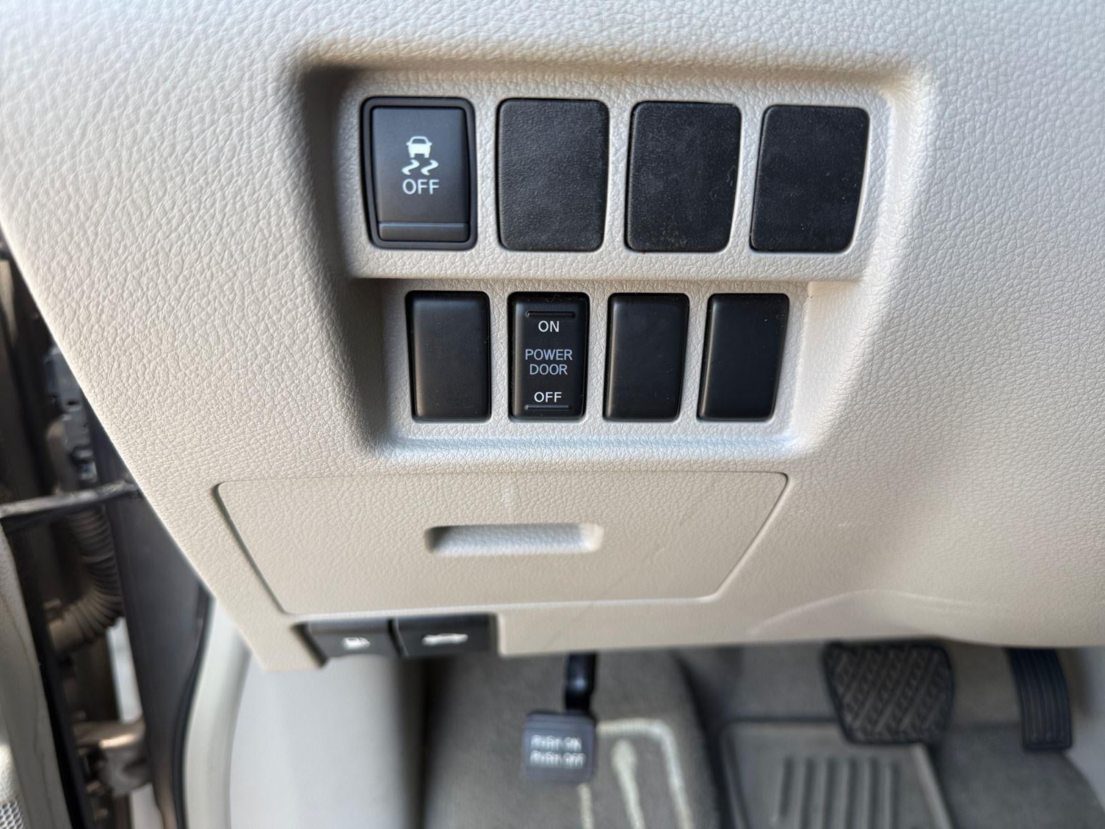 2015 Nissan Quest SV