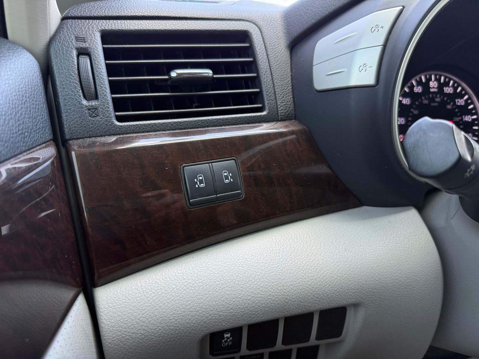 2015 Nissan Quest SV