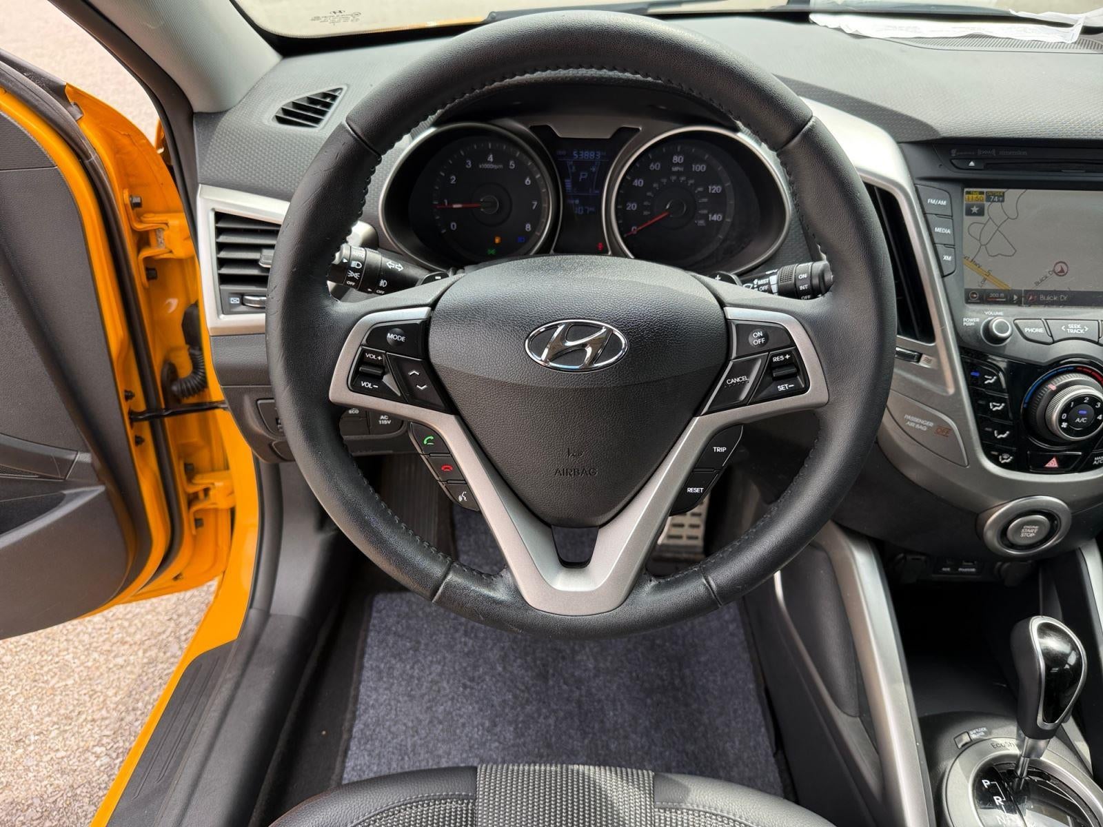 2012 Hyundai Veloster w/Black Int