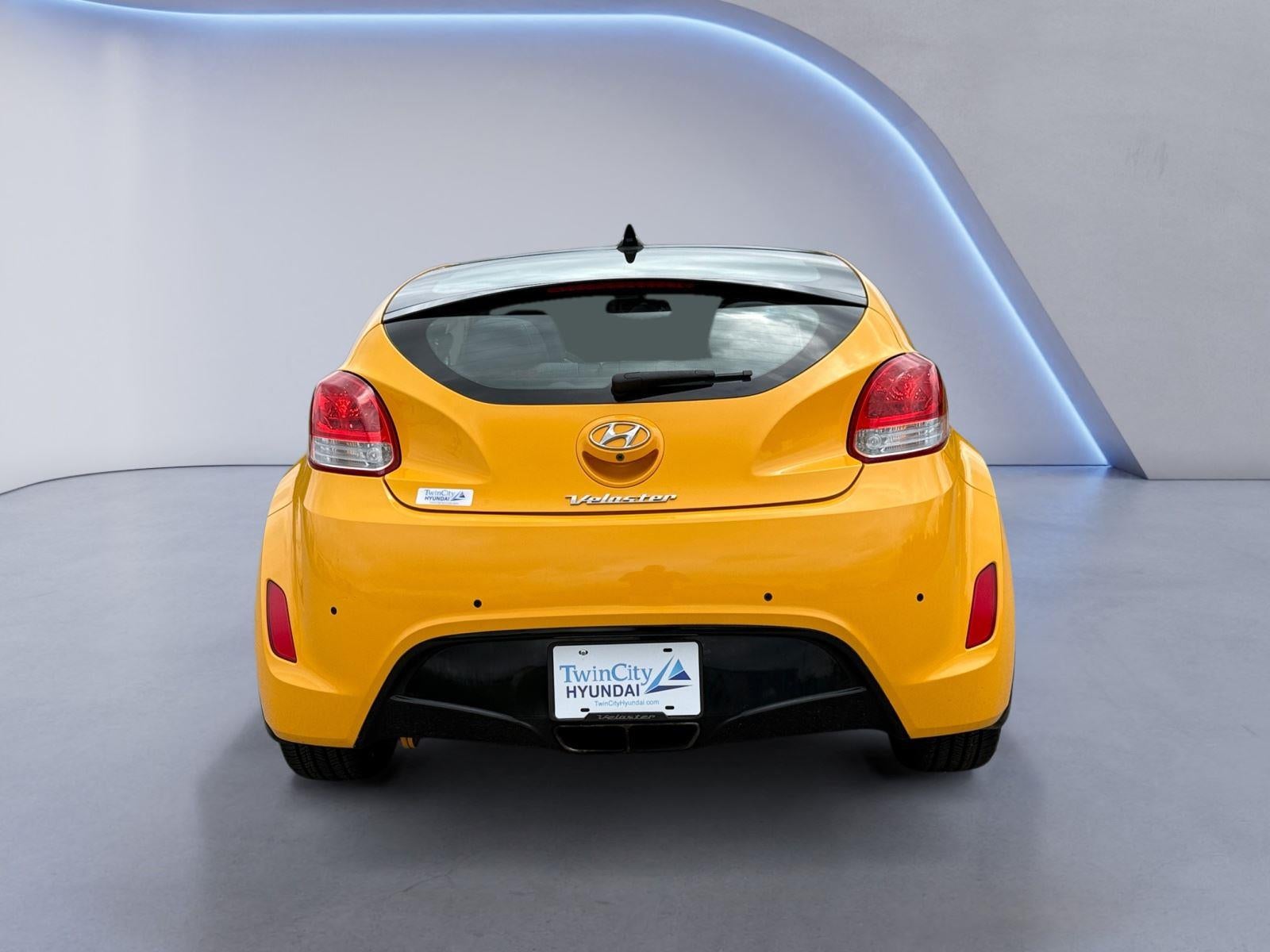 2012 Hyundai Veloster w/Black Int