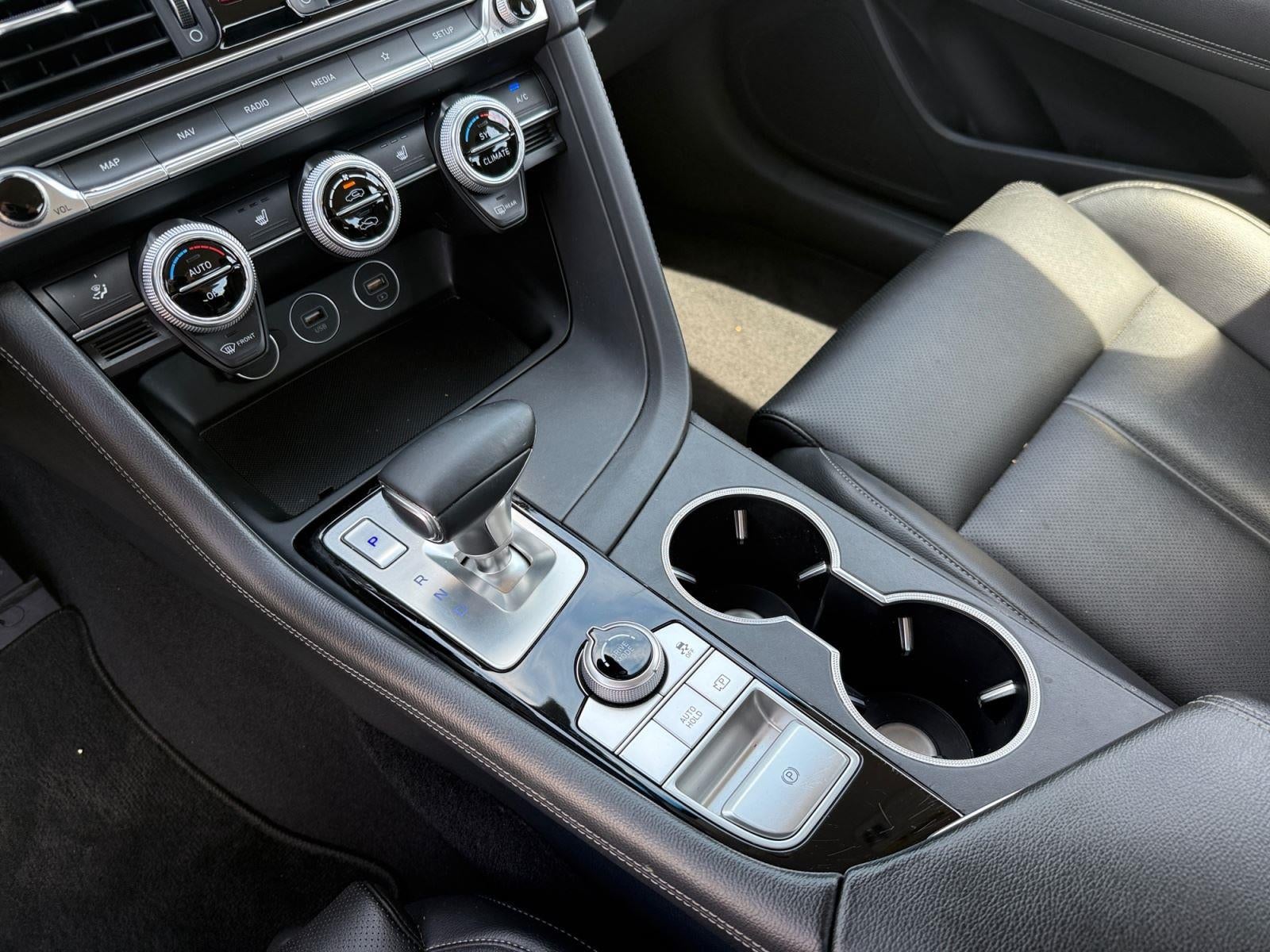 2022 Genesis G70 2.0T