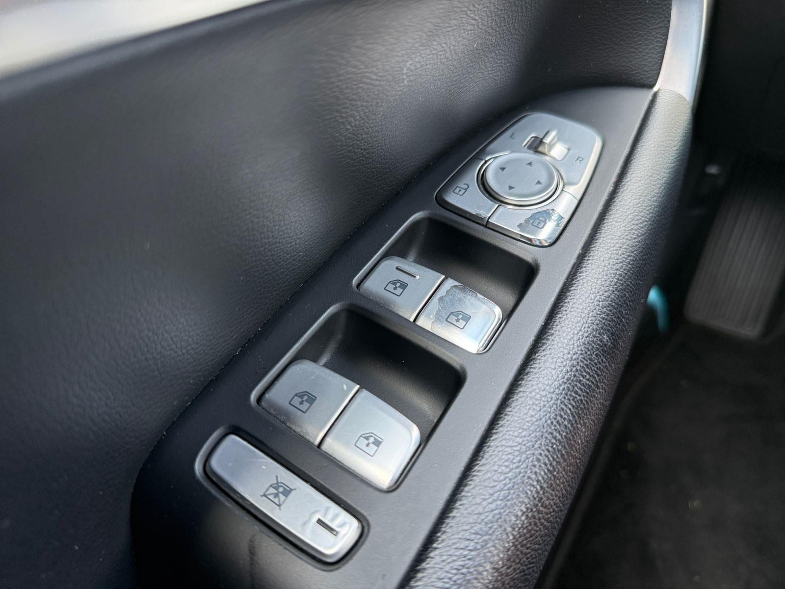 2022 Genesis G70 2.0T