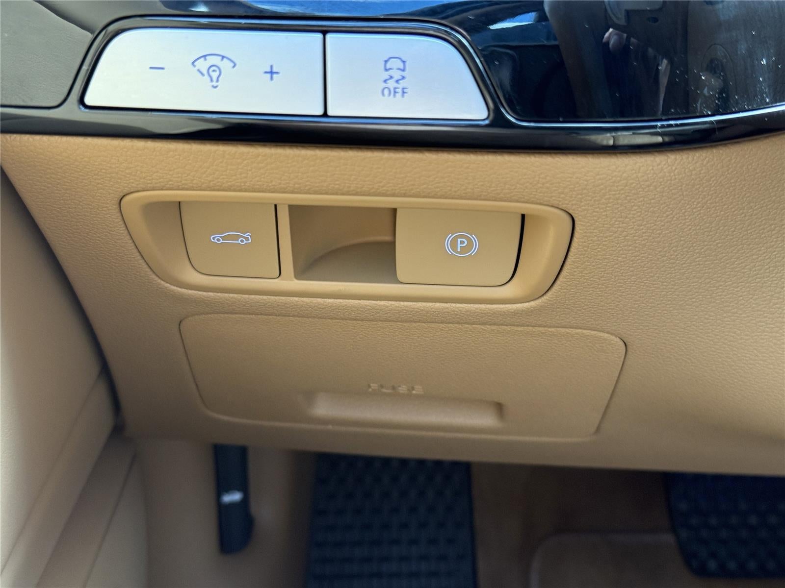 2025 Genesis G80 2.5T