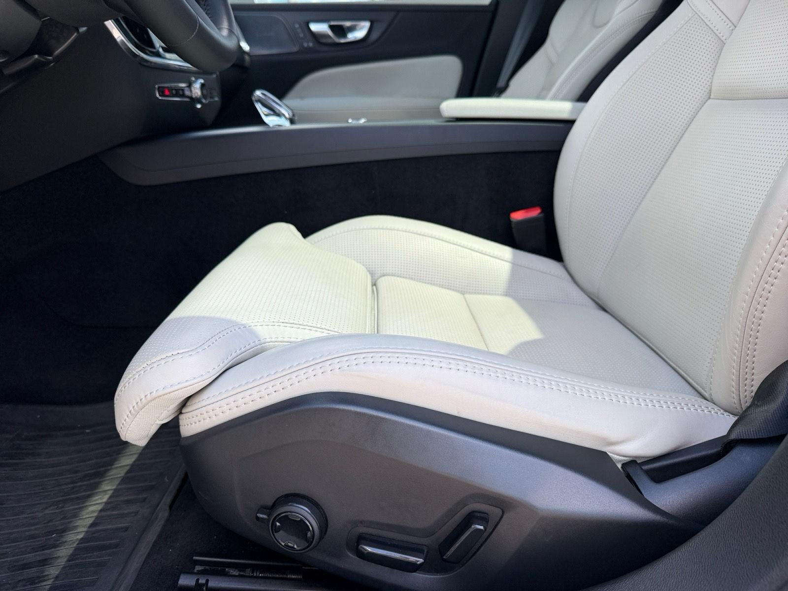 2024 Volvo V60 Cross Country Ultimate
