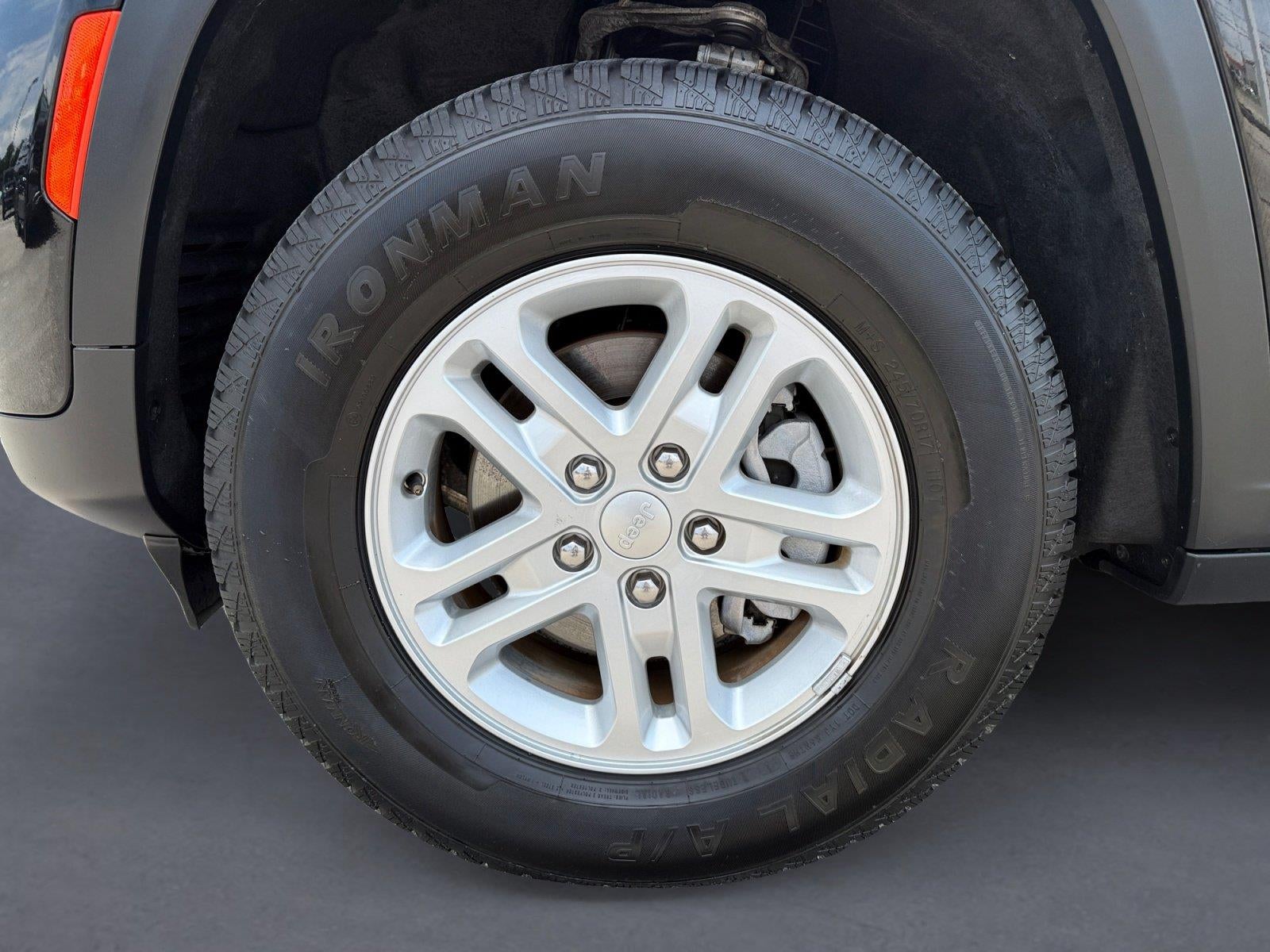 2024 Jeep Grand Cherokee Laredo