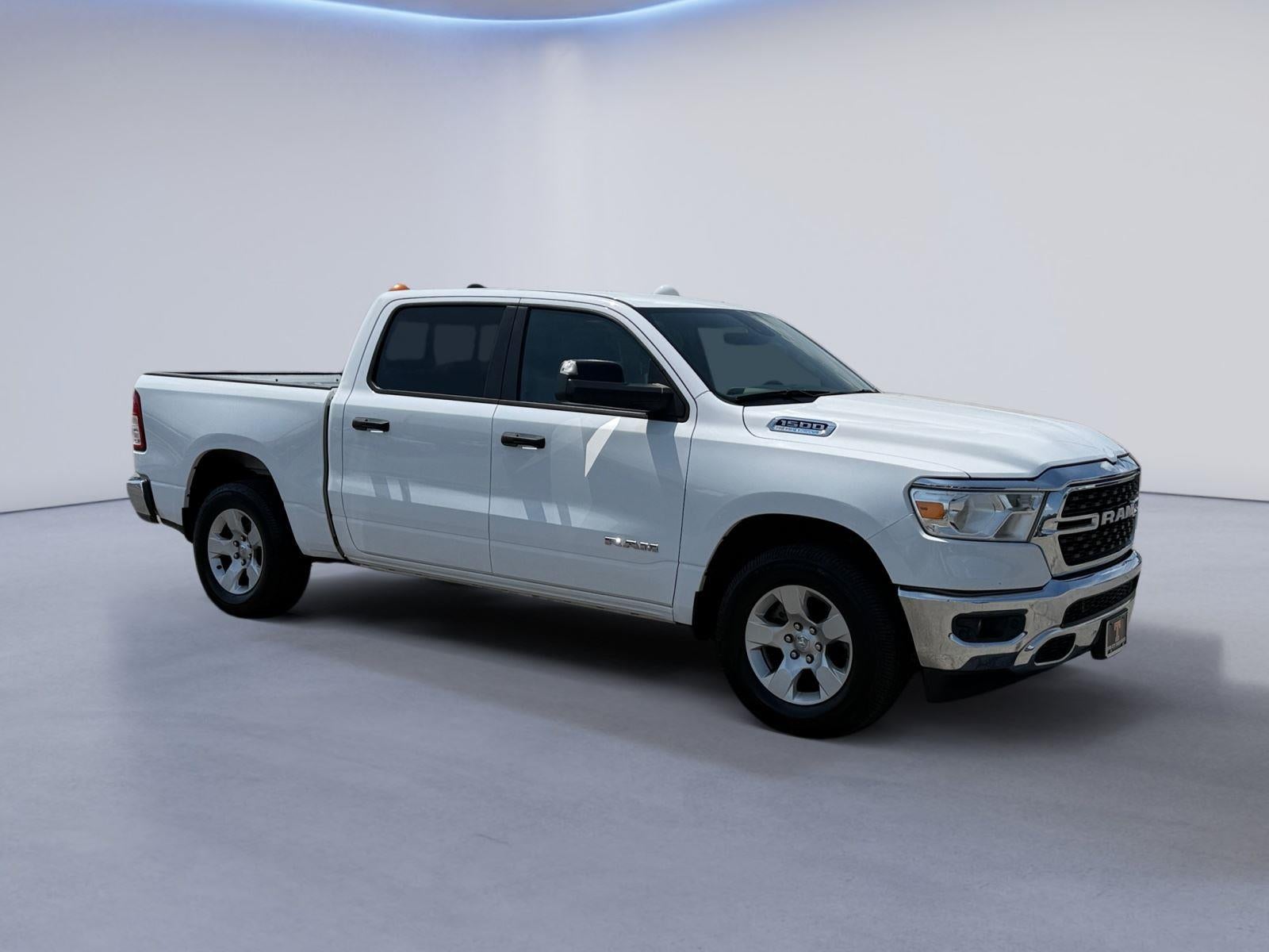 2023 RAM 1500 Big Horn/Lone Star 4x4 Crew Cab 5'7's photo