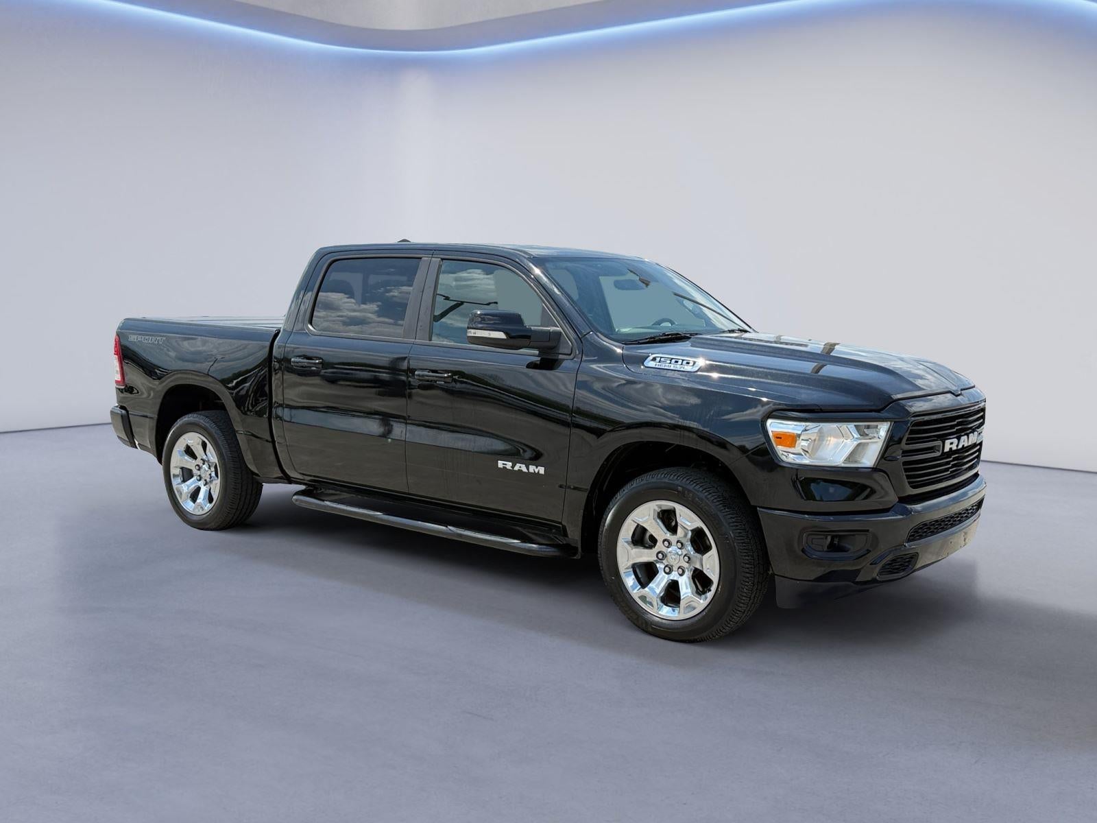 2020 RAM 1500 Big Horn/Lone Star 4x4 Crew Cab 5'7's photo