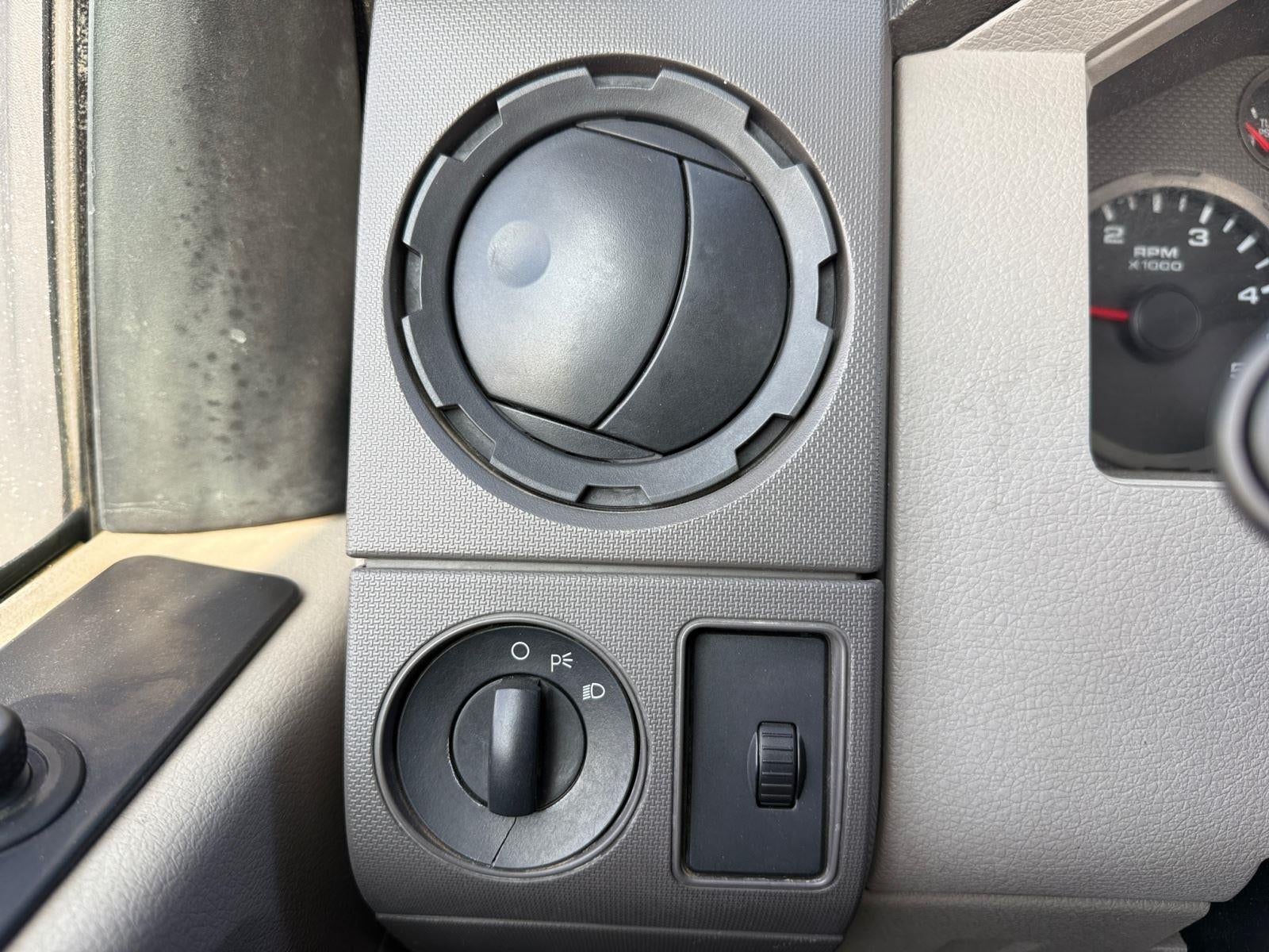 2009 Ford Super Duty F-450 DRW XL