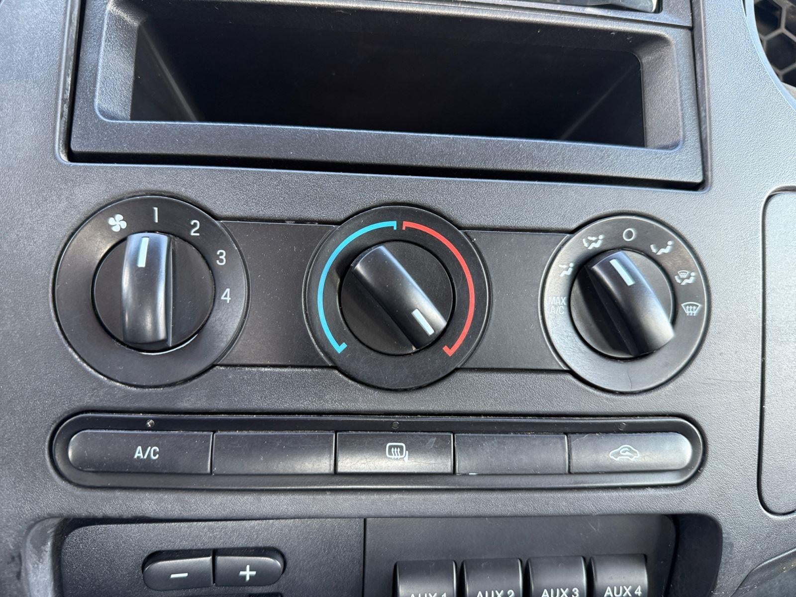 2009 Ford Super Duty F-450 DRW XL