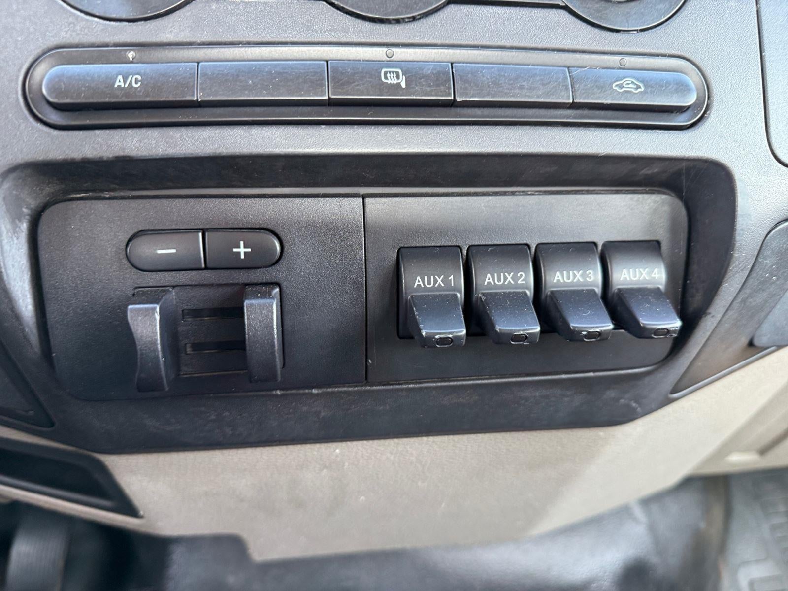 2009 Ford Super Duty F-450 DRW XL