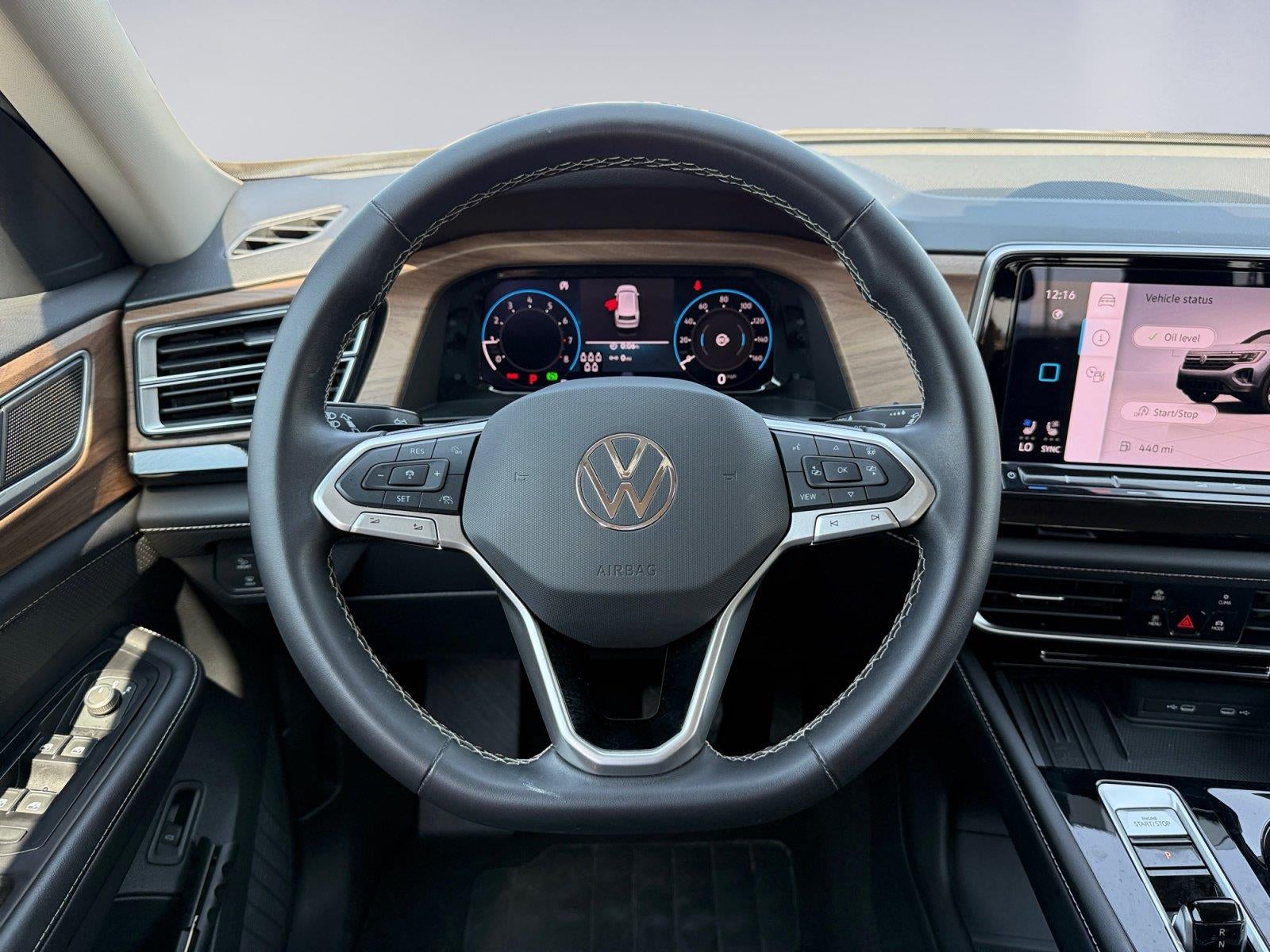 2025 Volkswagen Atlas 2.0T SE w/Technology