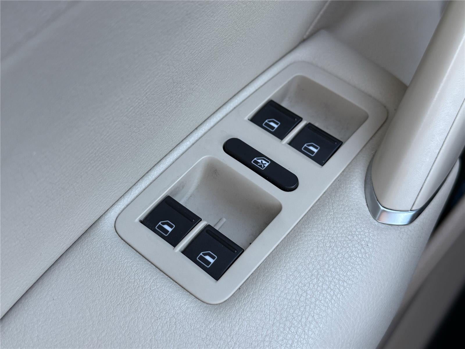 2018 Volkswagen Passat R-Line