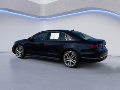 2018 Volkswagen Passat R-Line