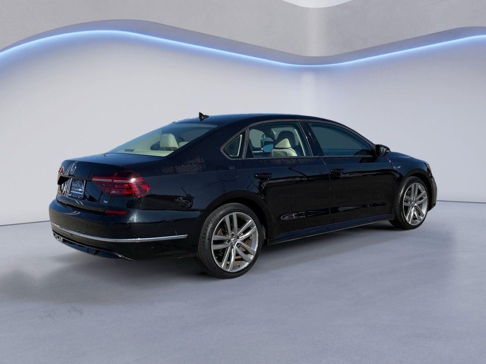 2018 Volkswagen Passat R-Line