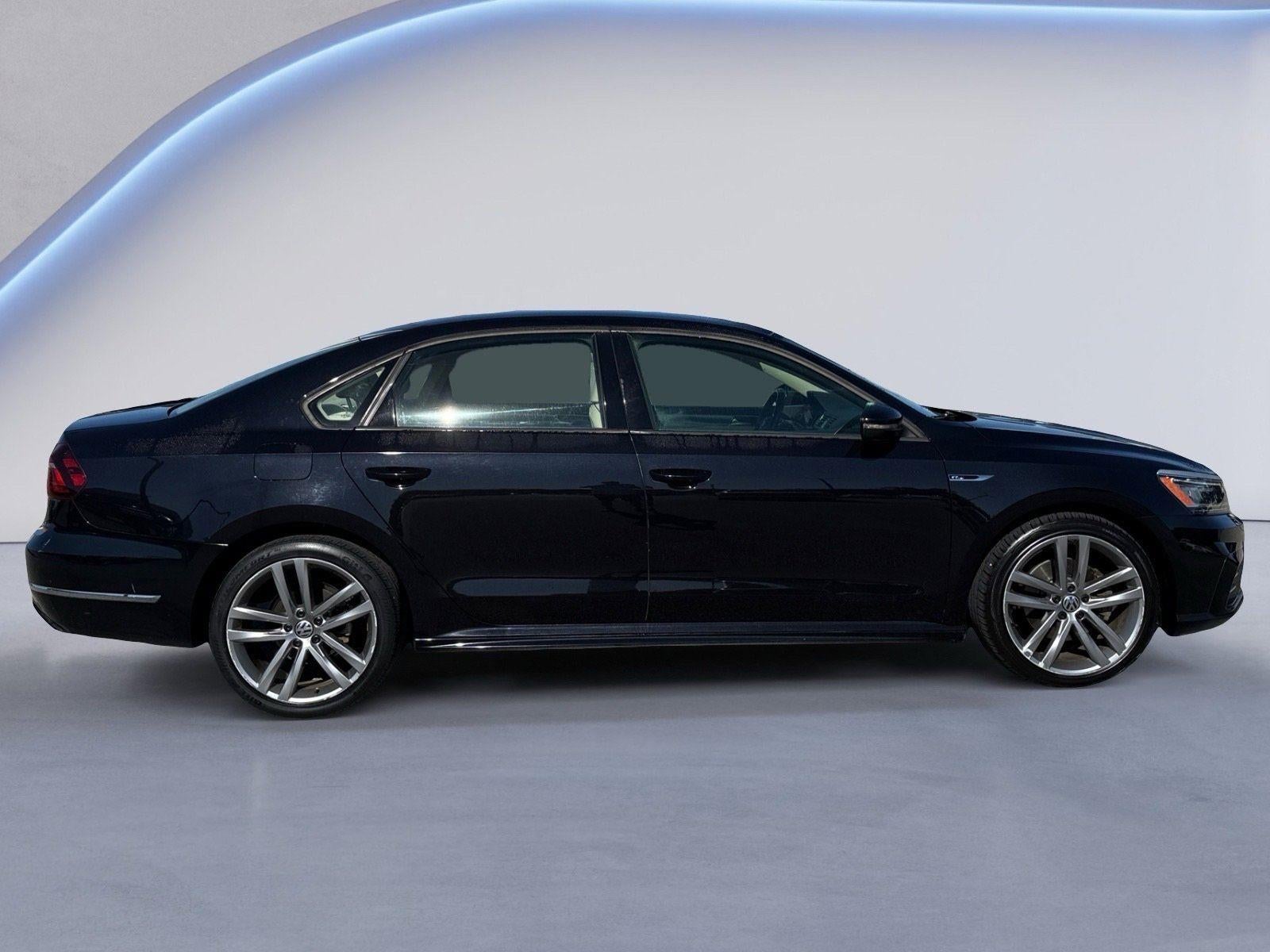 2018 Volkswagen Passat R-Line