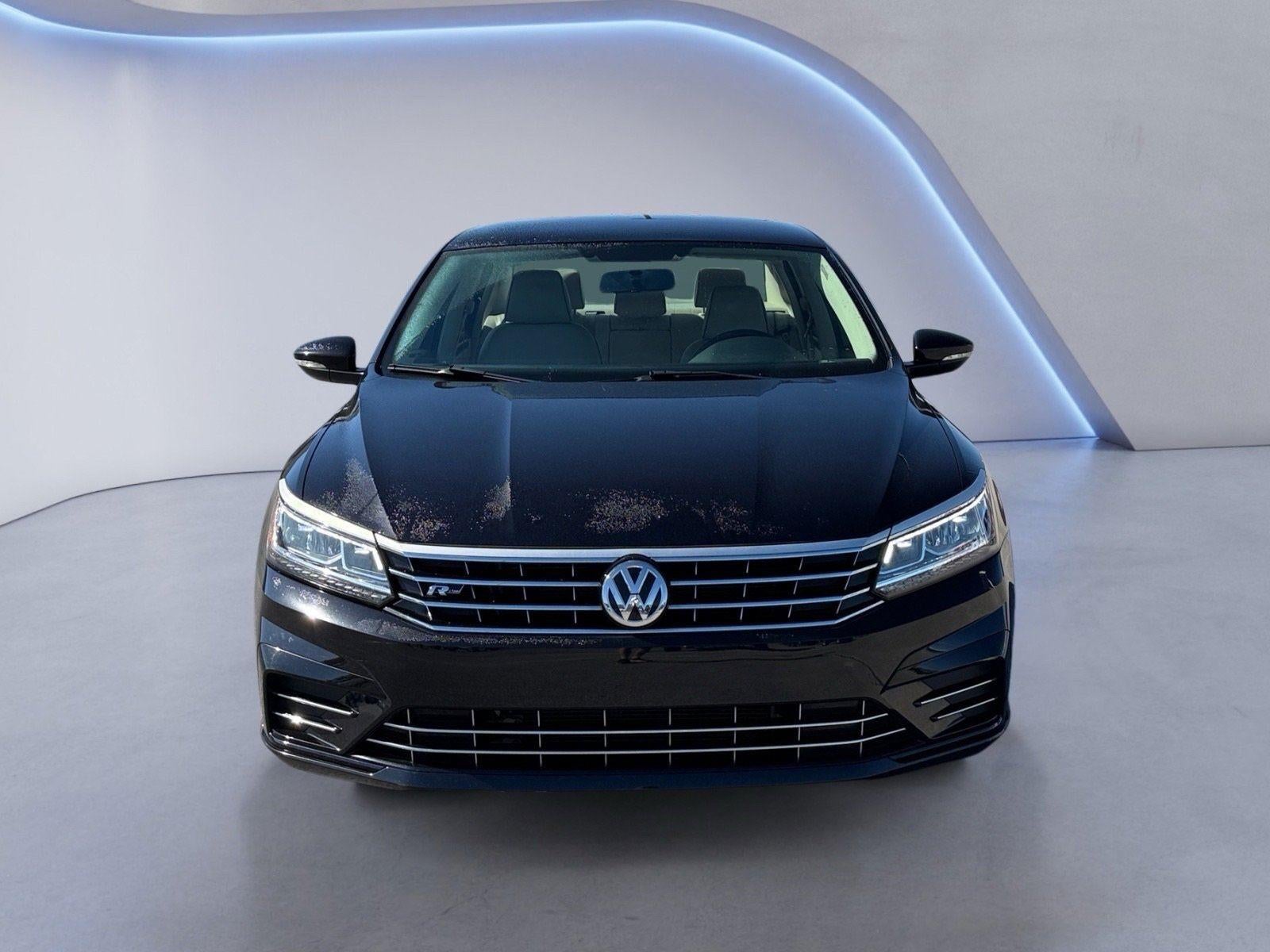 2018 Volkswagen Passat R-Line