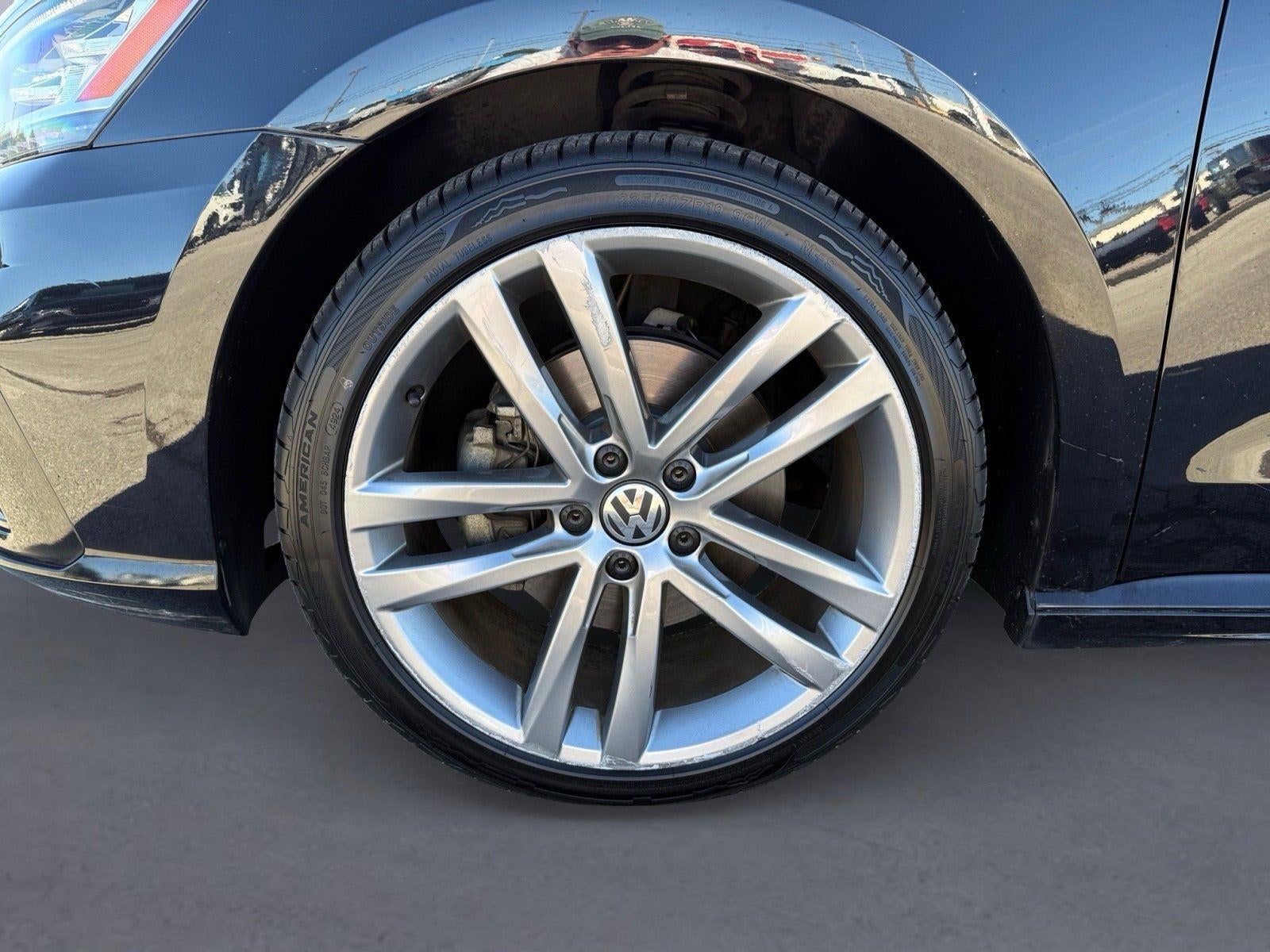 2018 Volkswagen Passat R-Line