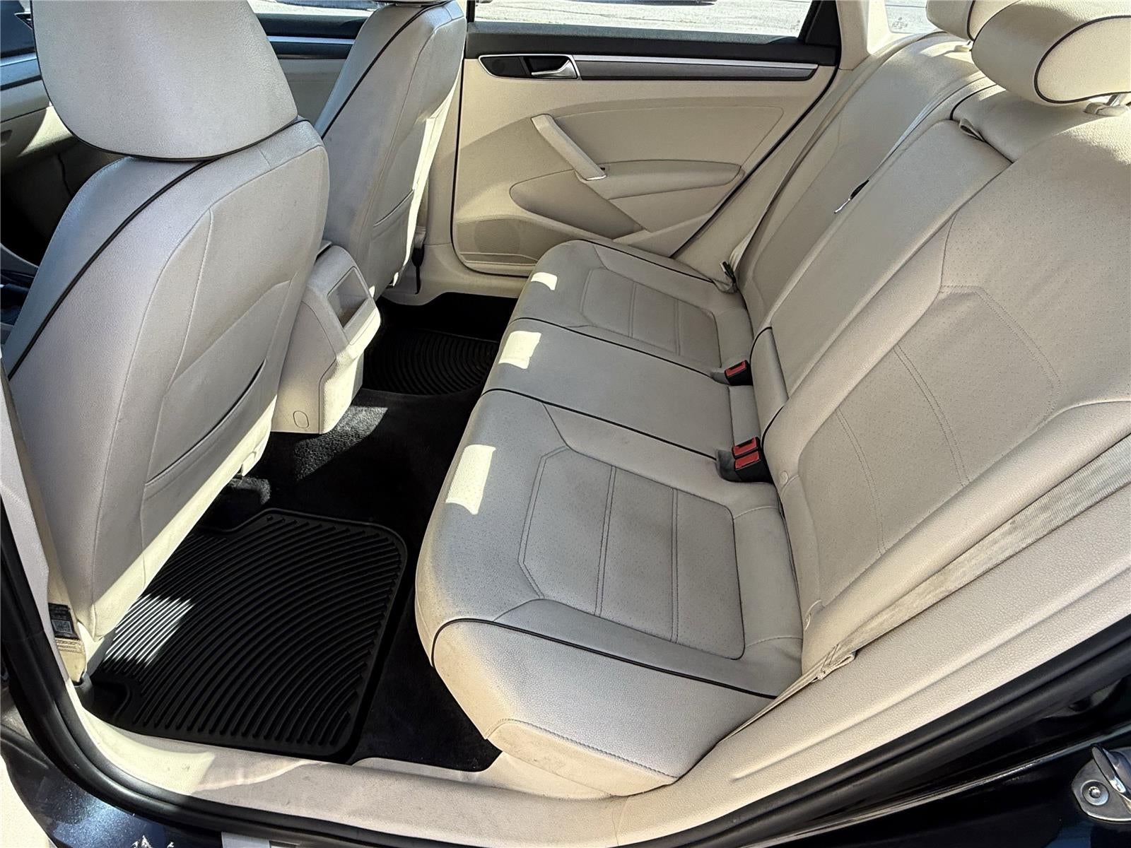 2018 Volkswagen Passat R-Line