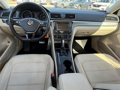 2018 Volkswagen Passat R-Line