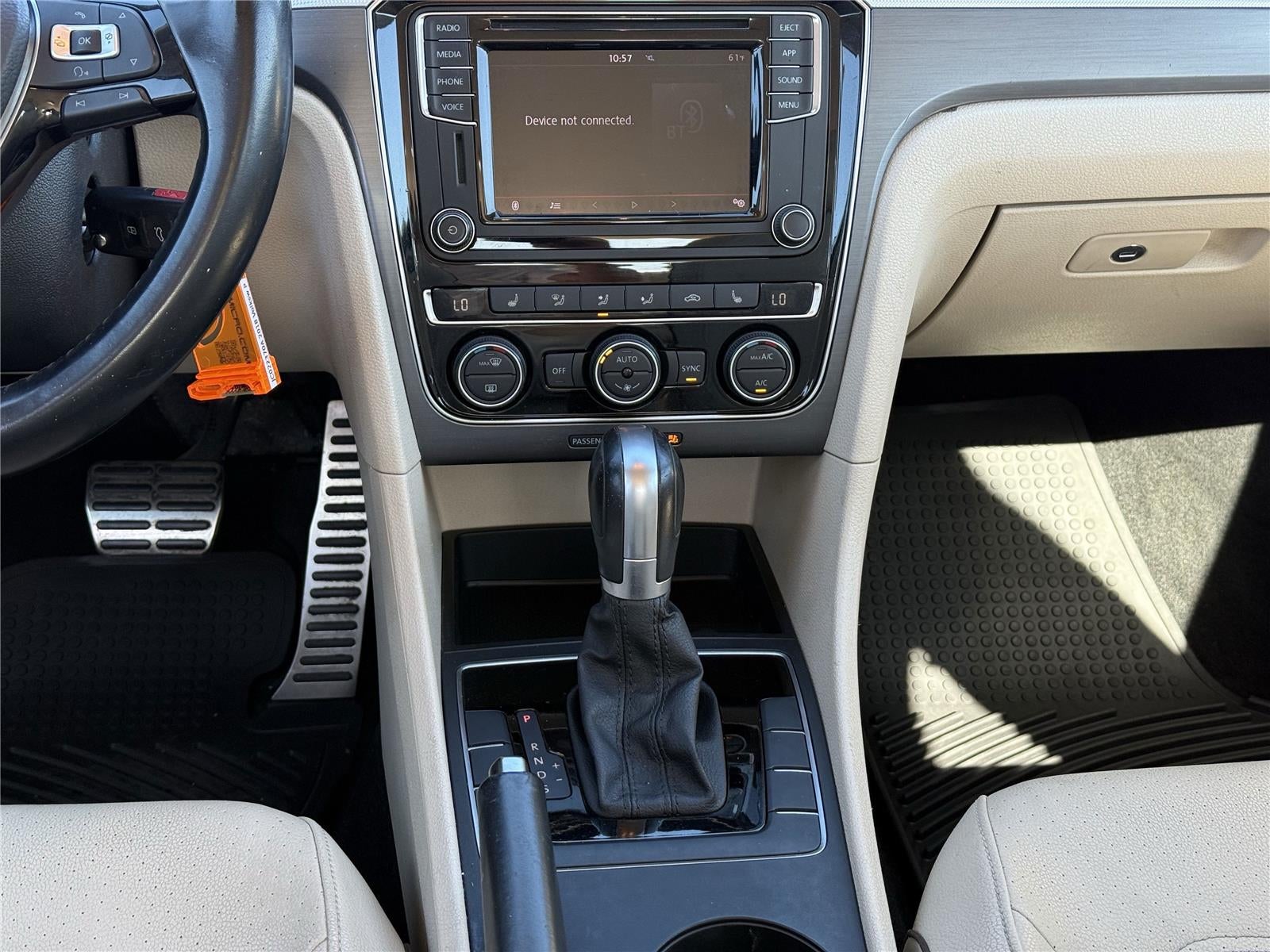 2018 Volkswagen Passat R-Line