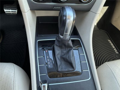 2018 Volkswagen Passat R-Line