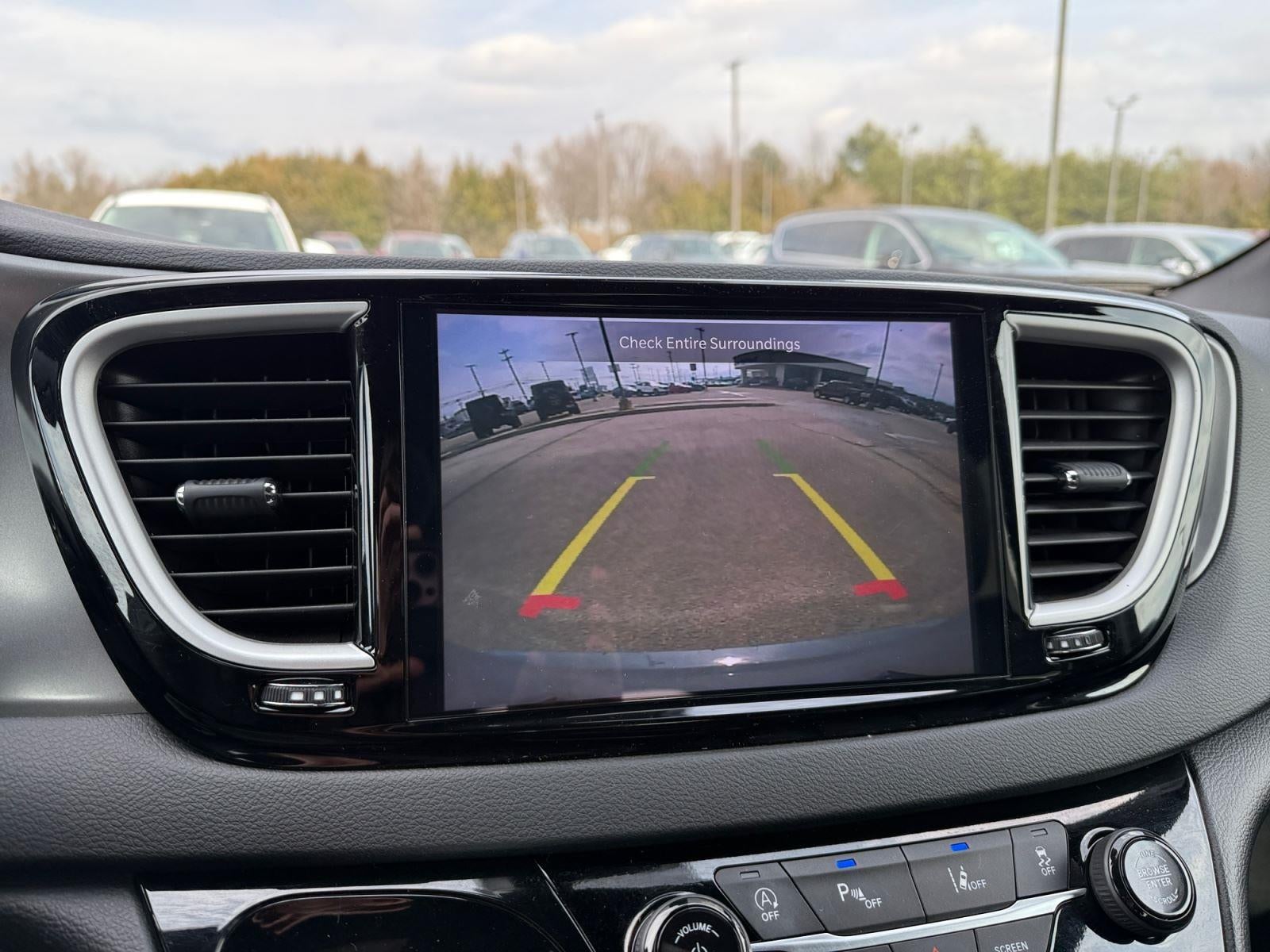 2025 Chrysler Pacifica Select