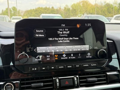 2023 Nissan Pathfinder SL