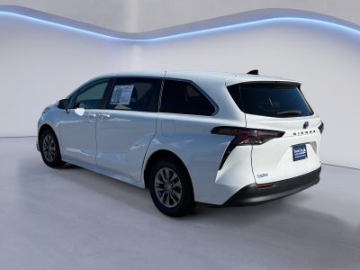 2024 Toyota Sienna LE