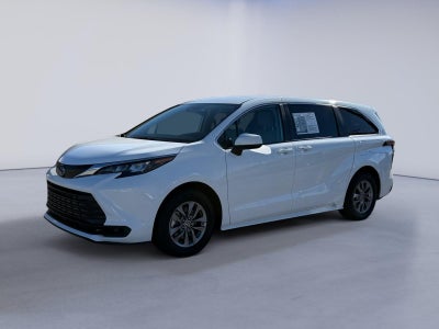 2024 Toyota Sienna LE