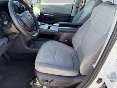 2024 Toyota Sienna LE