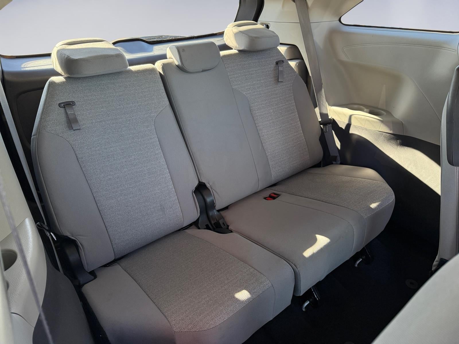 2024 Toyota Sienna LE