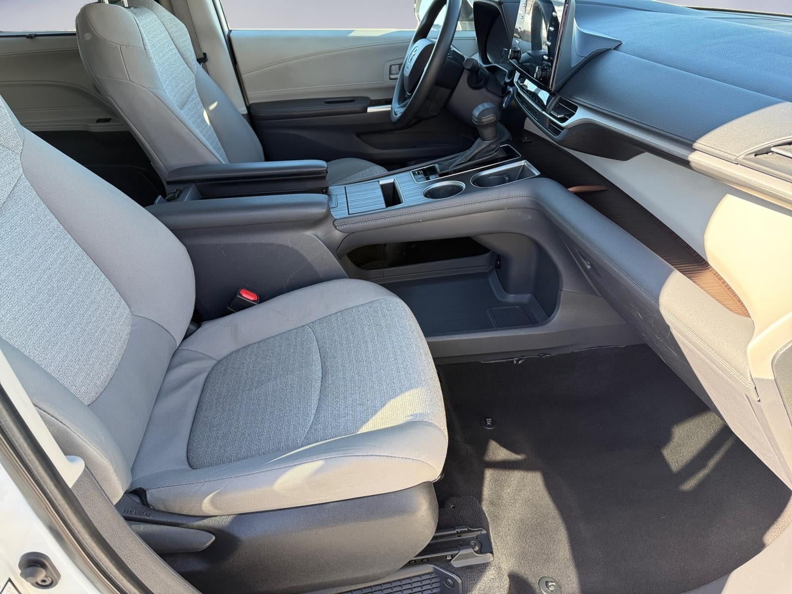 2024 Toyota Sienna LE