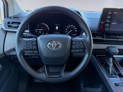 2024 Toyota Sienna LE