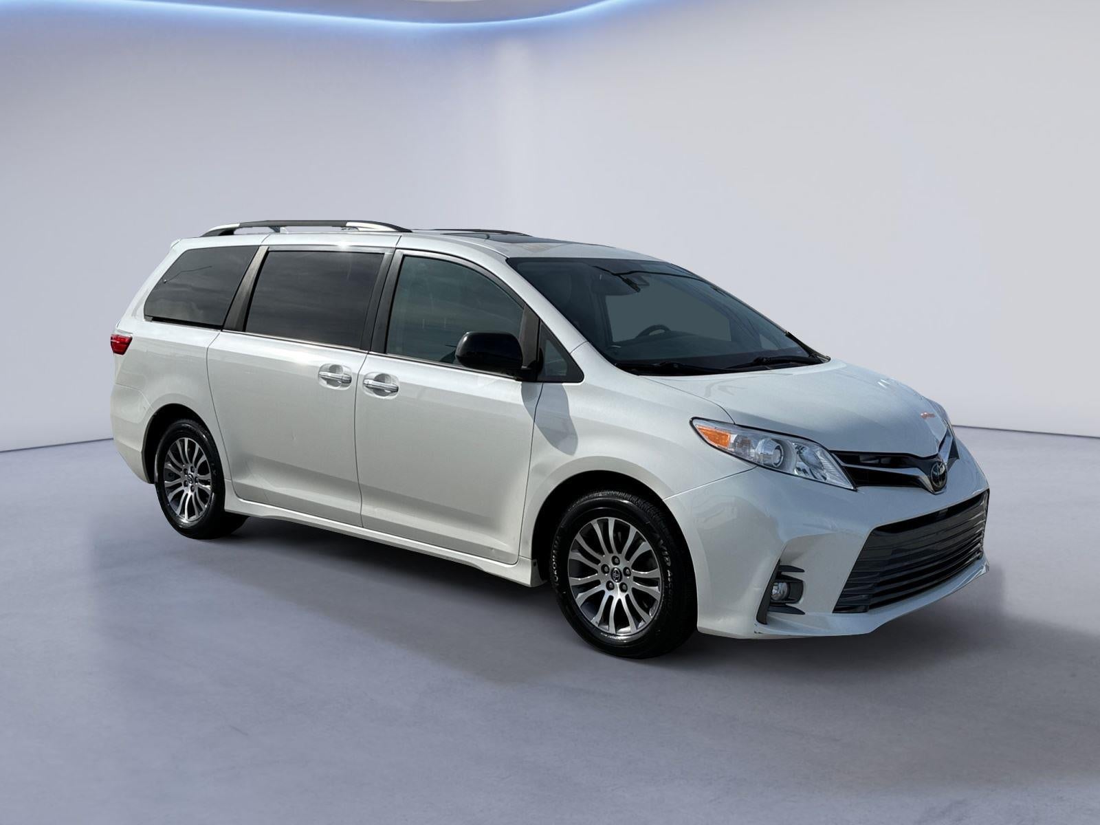 2018 Toyota Sienna XLE 8-Passenger