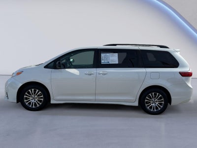 2018 Toyota Sienna XLE 8-Passenger
