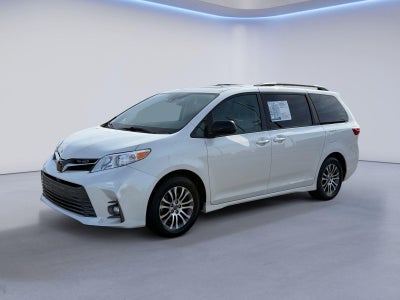 2018 Toyota Sienna XLE 8-Passenger