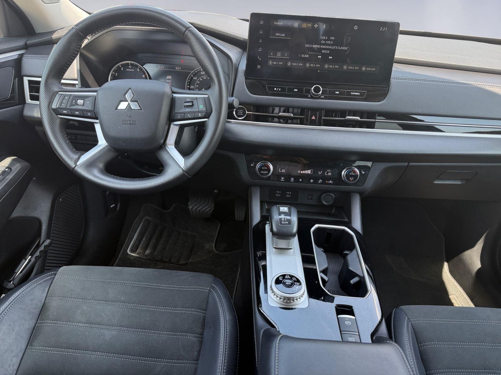 2025 Mitsubishi Outlander SE