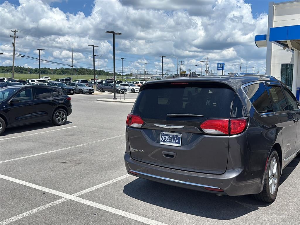 2018 Chrysler PACIFICA TOURLP