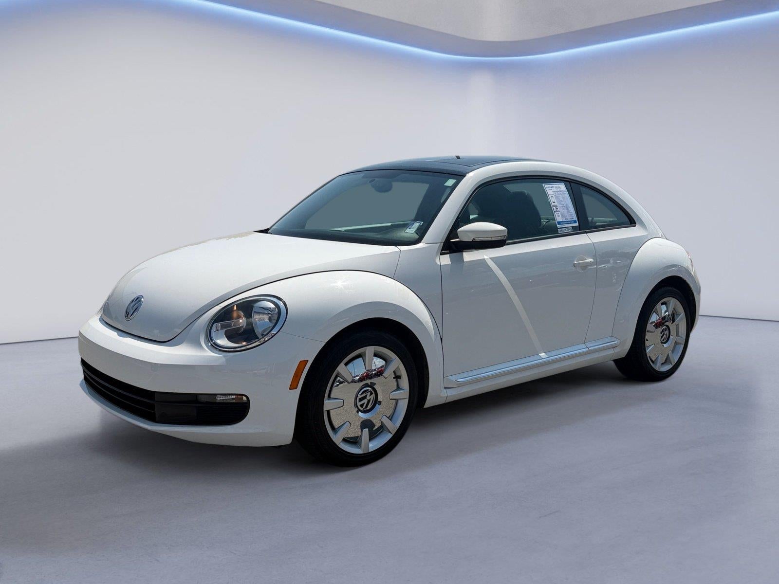 2014 Volkswagen Beetle 2.5L w/Sun/Sound/Nav