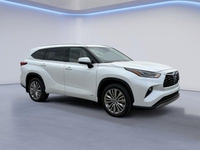 2022 Toyota Highlander Hybrid Platinum