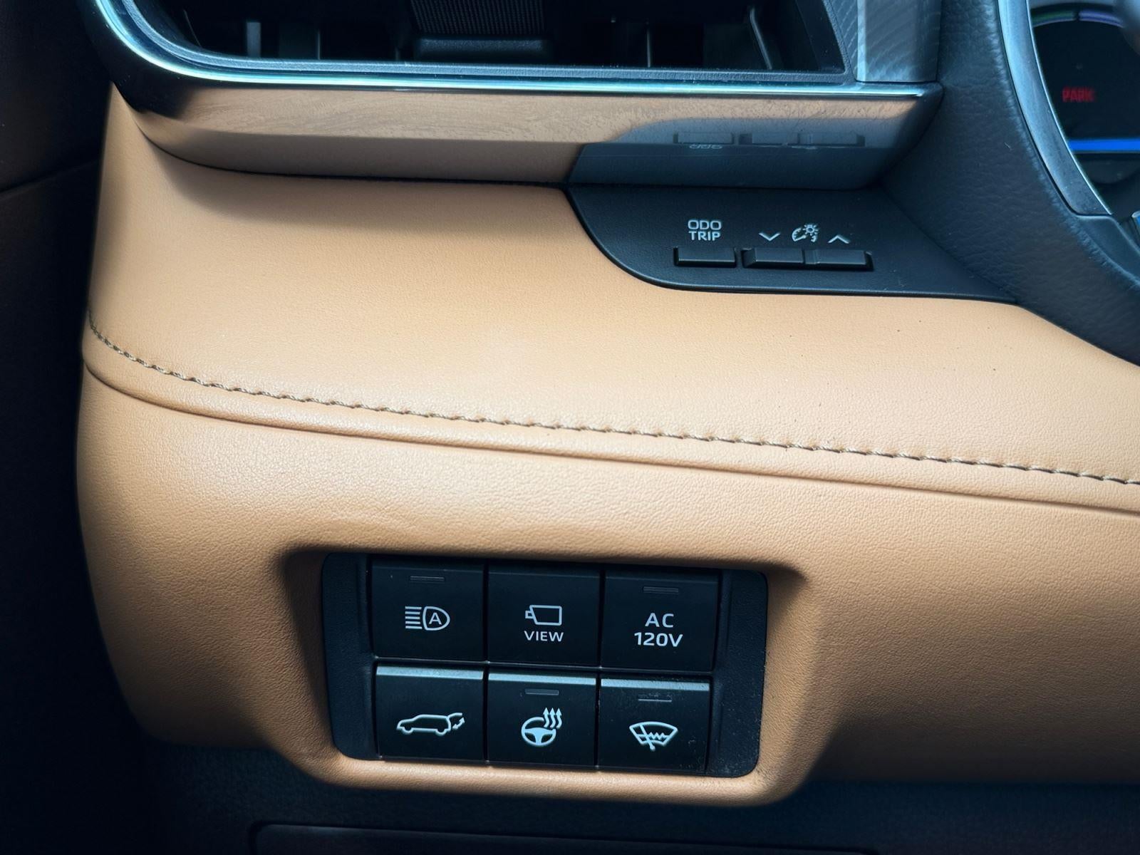 2022 Toyota Highlander Hybrid Platinum