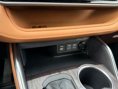 2022 Toyota Highlander Hybrid Platinum