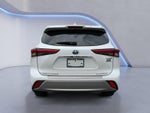 2022 Toyota Highlander Hybrid Platinum